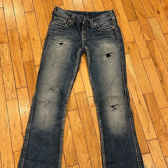 SILVER Frances 18” low rise bootcut distressed jeans. Altered to: 26x34. EUC - Picture 4 of 11